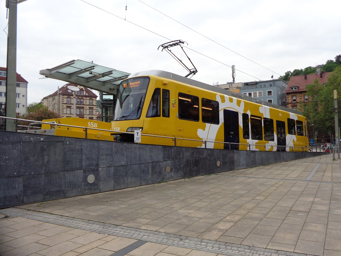 Stuttgart neue Zacke Wagen 1103 Marienplatz Mai23.jpg