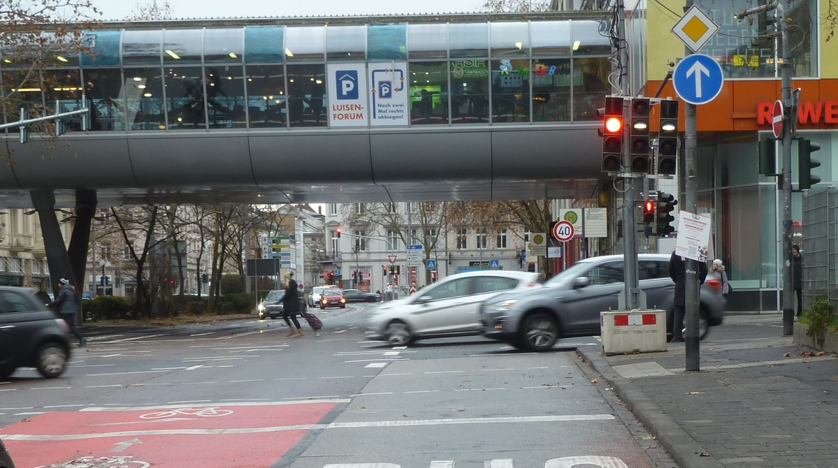 Wiesbaden Schwalbacher Stra�e Luisenforum Tempo 40 Jan 2026.jpg