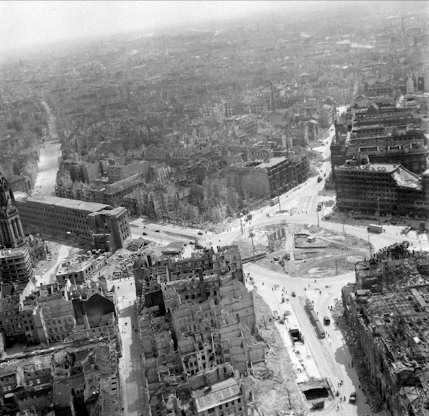Alexanderplatz 1945.png