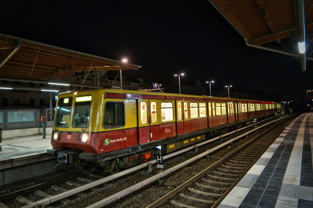 S-Bahn_485_20220829_S8-Schoenfliess_0993.png