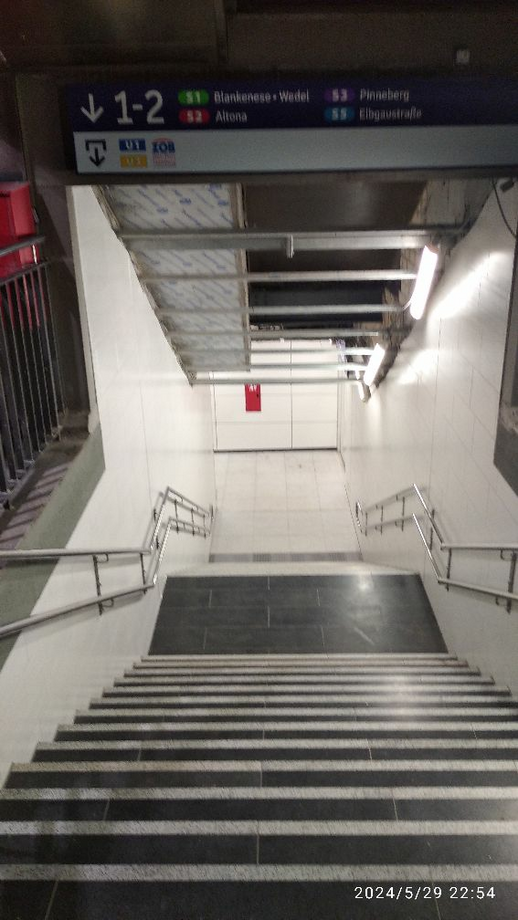 Hpt.bhf Unterf. Treppe 1.jpg