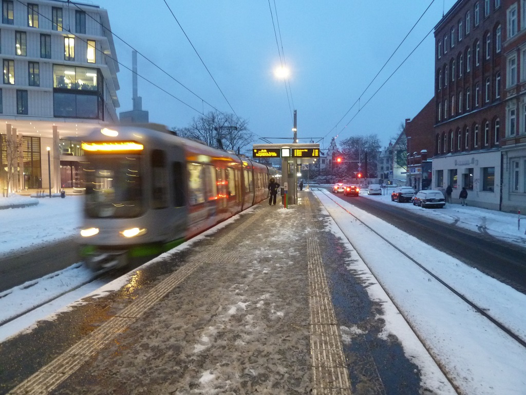 Proj 10 17 Jan26 Hochbahnsteig Glocksee im Neuschnee.jpg