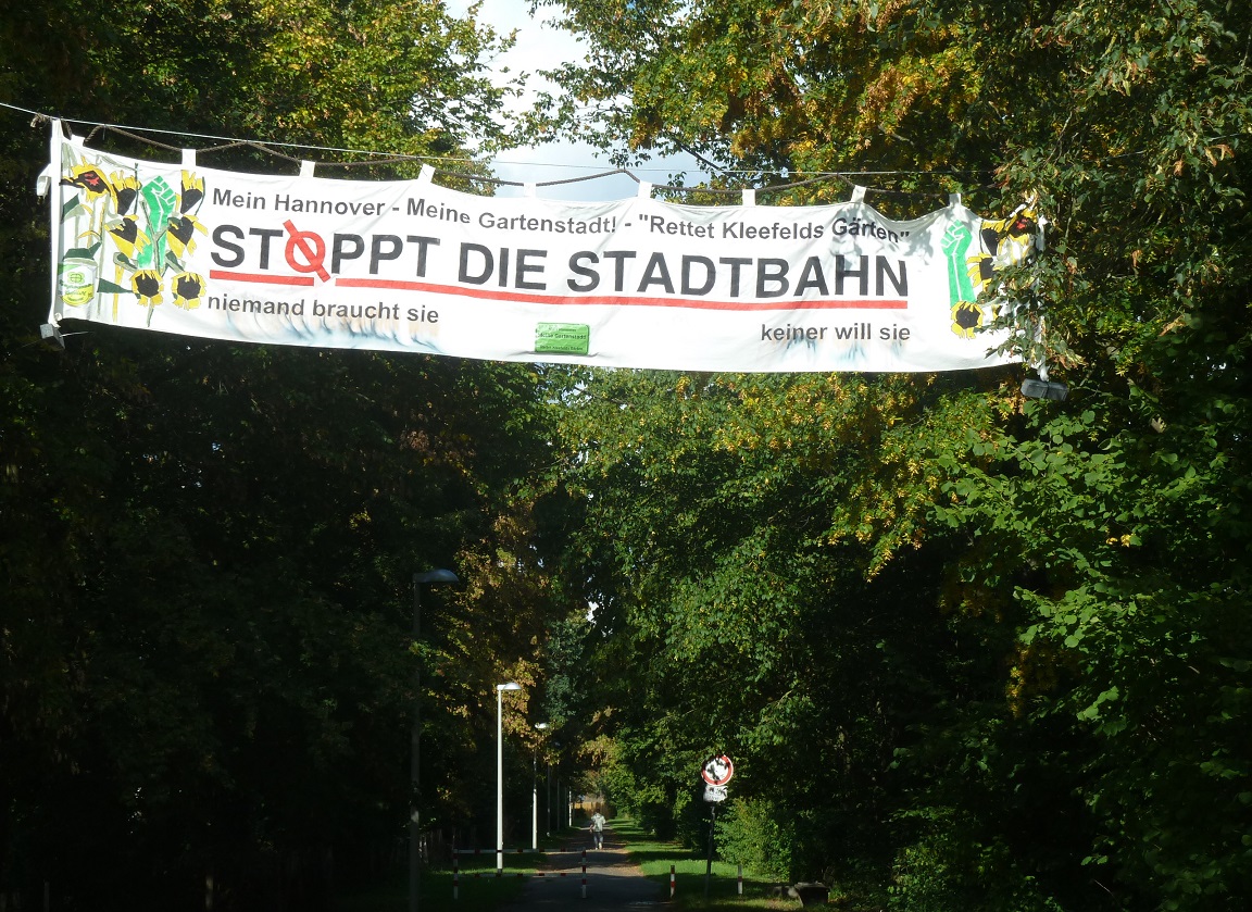 MHH Anschluss Stoppt die Stadtbahn Transparent.jpg