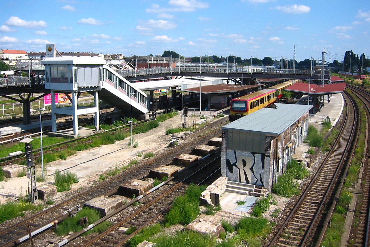 Berlin_-_Bahnhof_Warschauer_Stra%C3%9Fe%2C_nach_Abriss.jpg