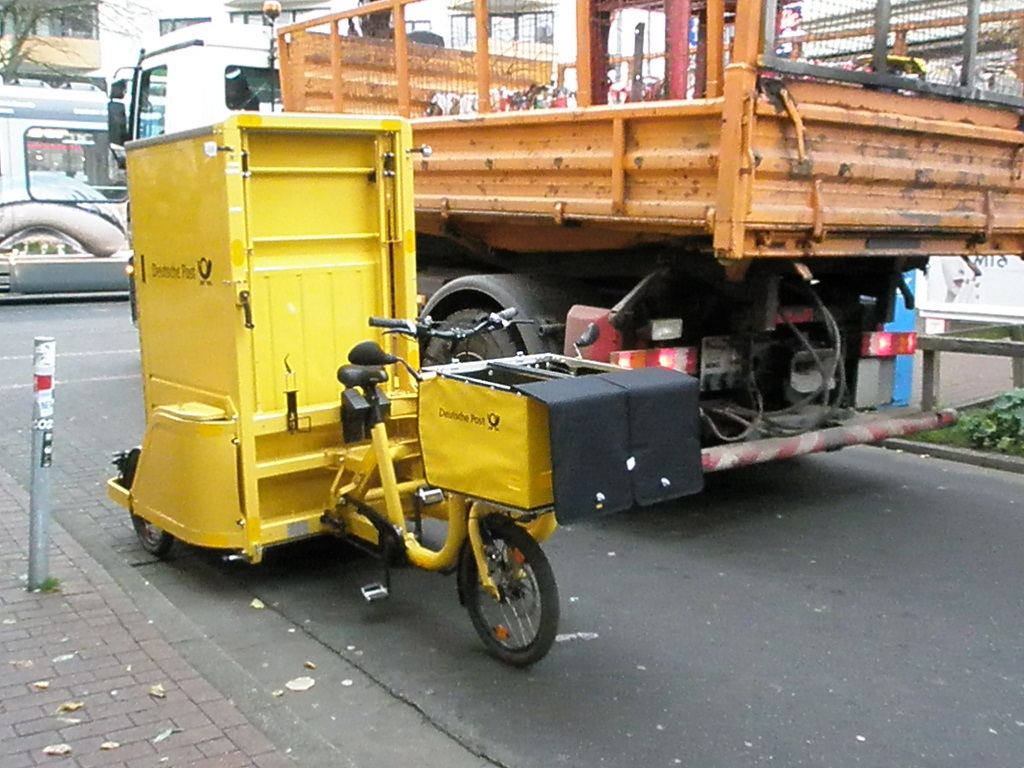 Lastenfahrrad Dreirad Deutsche Post 2.jpg