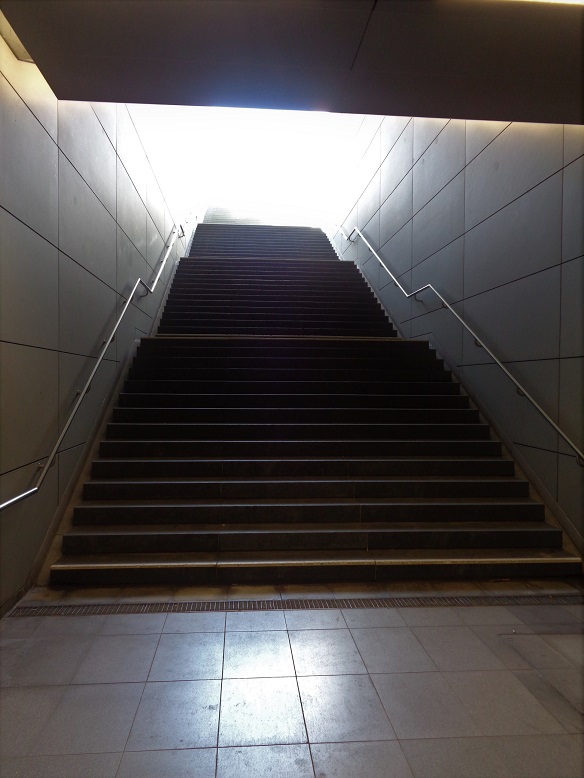 Hamburg U-Bahn HafenCityUni Ausg Versmannstr.jpg