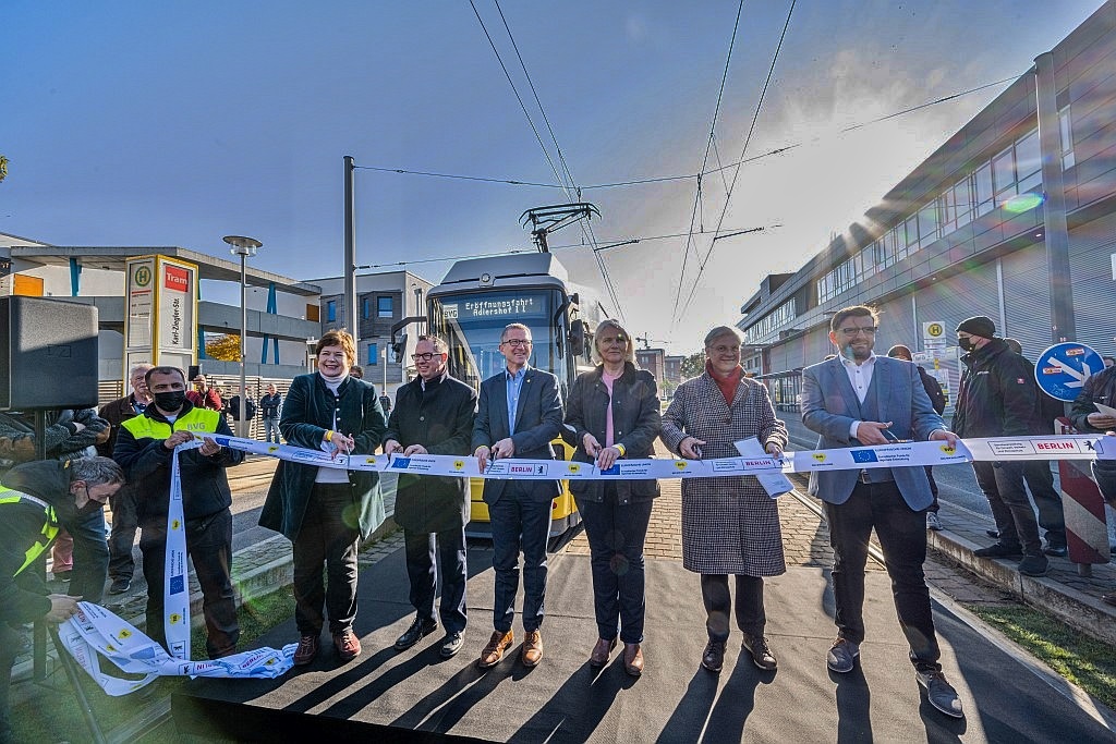 bvg_tram_ero&#9568;ffnung_adlershof_05 (Andere).jpg