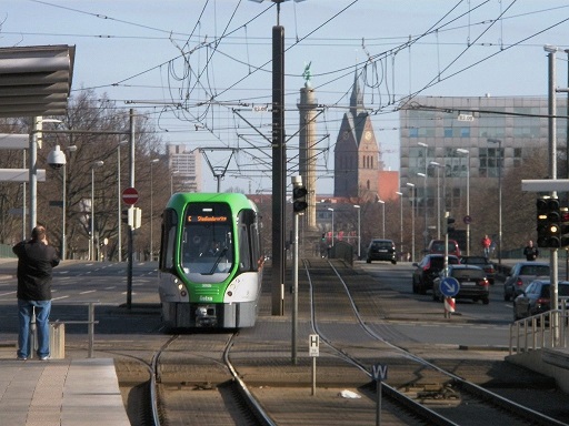 20140308 TW 3000 fhrt in Station Allerweg ein verkleinert.jpg