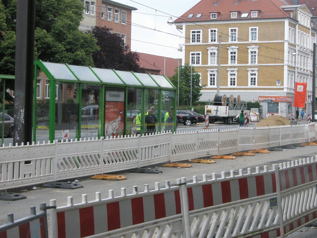 Proj 10 17 Haltestelle Goetheplatz verlegt A Ende Mai 2016.jpg