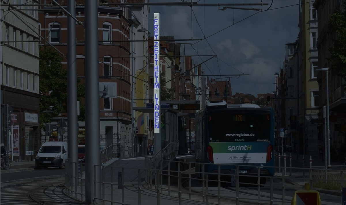 Hochbahnsteig Freizeitheim Linden mit Schrift im Dunklen beschnitten.jpg