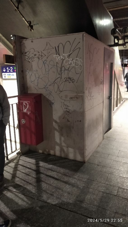 Hpt.bhf Unterf. Holzverschlag.jpg
