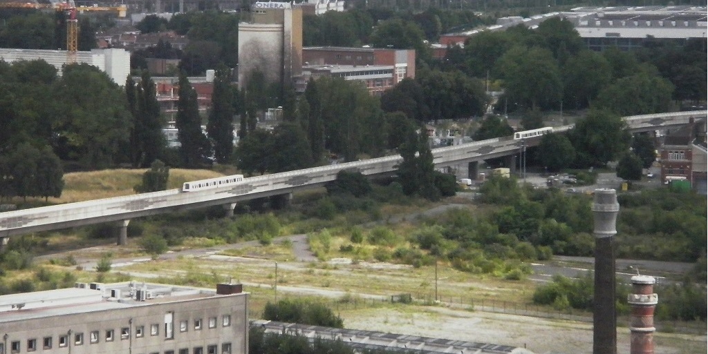 Lille Metro Auenstrecke.jpg