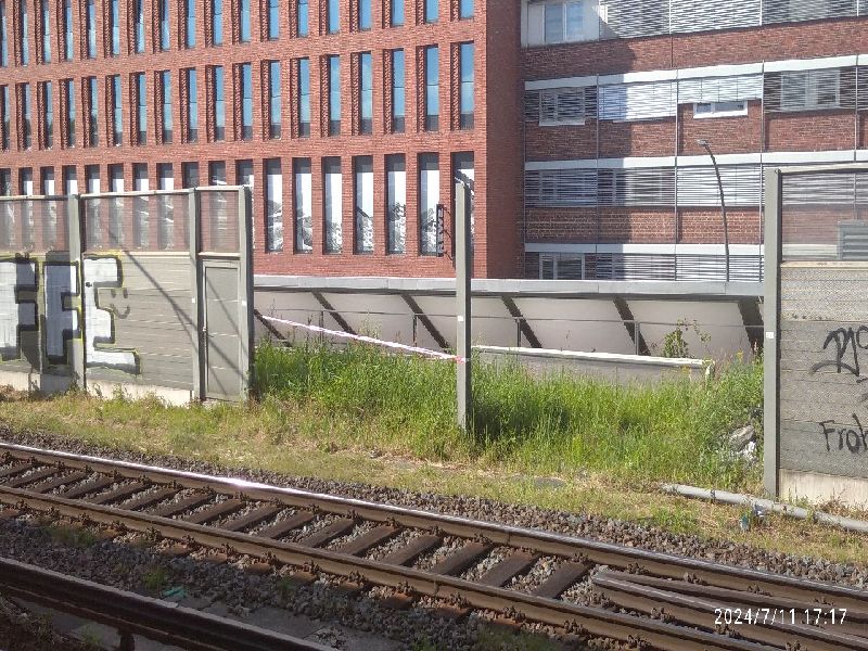 S-Barmbek Lrmsch.lcke.jpg