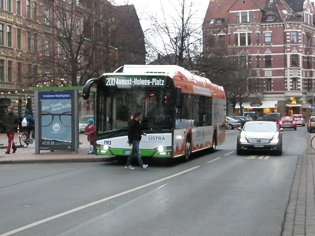 Bushaltestelle langsam vorbeifahren.jpg