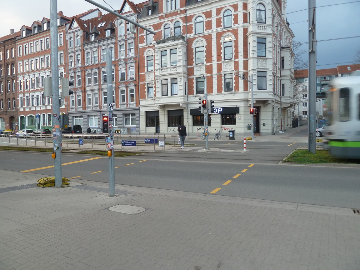 Proj 10 17 20250320 Ampel H Glocksee Baustellenmarkierung.jpg