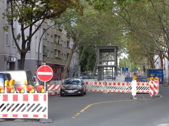 20190919 U Viktoria-Luise-Platz, Aufzugeinbau.jpg