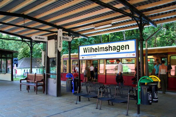 normal_Hampelmann_Wilhelmshagen_Bahnhofsvorsteher.jpg