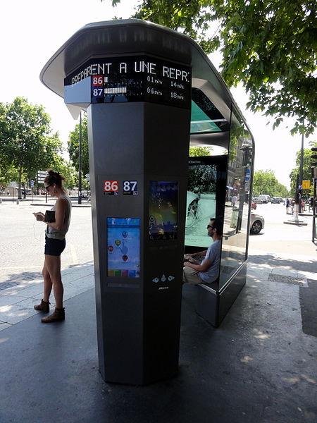 450px-Bus_stop%2C_Place_de_la_Bastille%2C_Paris_20_July_2013.jpg