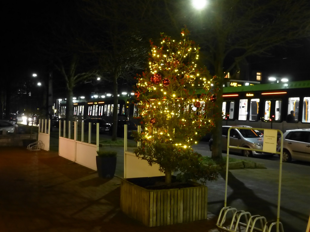 Weihnachtsgre Stadtbahn Uhlhornstrae Kleefeld.jpg