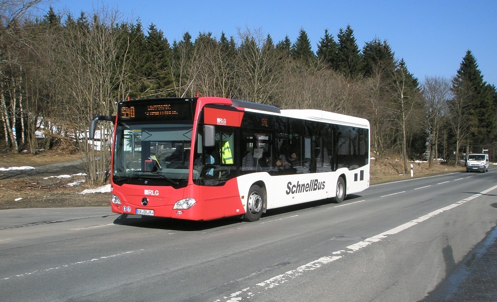 RLG-Schnellbus im Hochsauerland.jpg