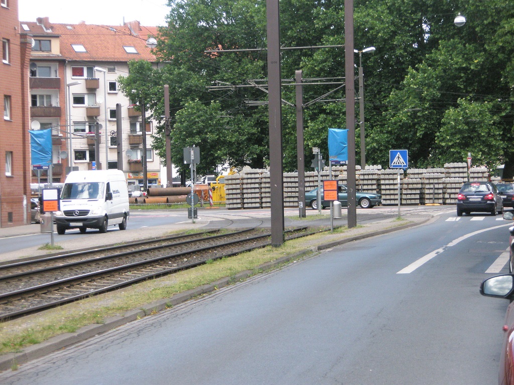 Proj 10 17 20160624 Bedarfshaltestelle Goetheplatz zu.jpg