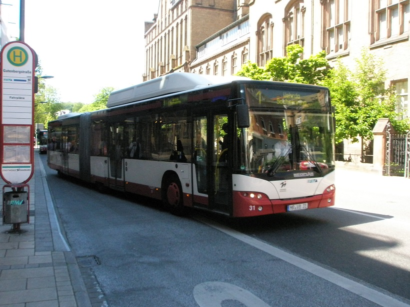 2017 Marburg Neoplan Bus H Gutenbergstrae.jpg