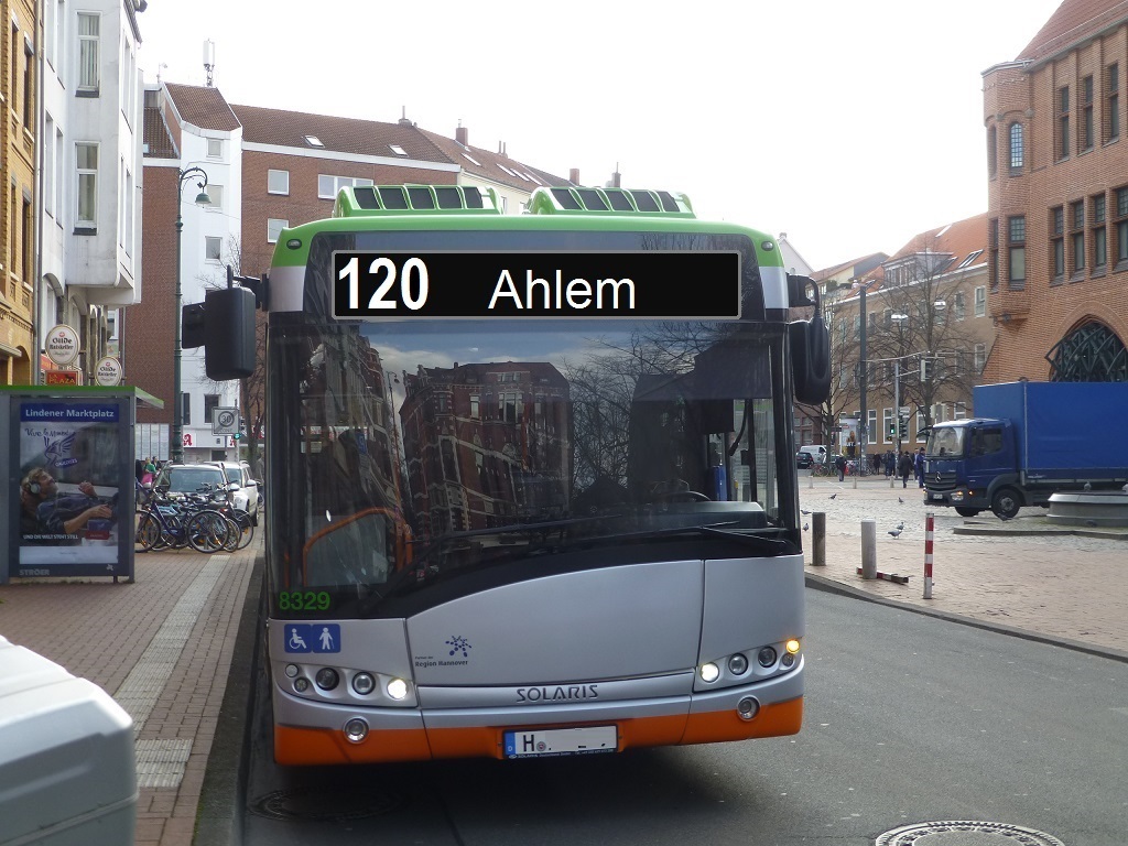 Fahrtzielanzeige Omnibus Solaris Hybrid Gelenkbus wei auf schwarz.jpg