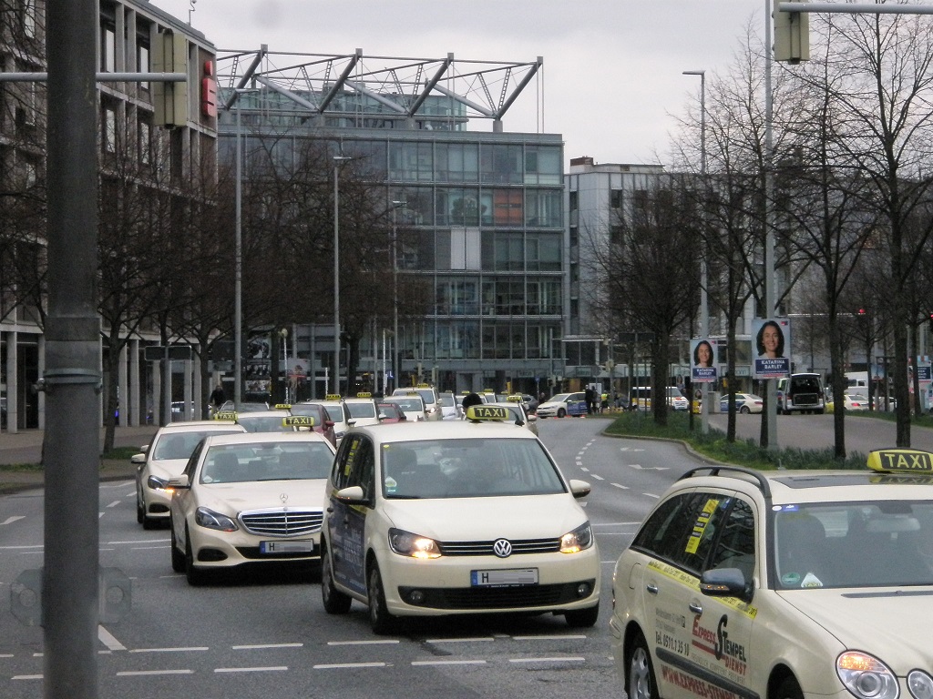 Taxifahrerproteste gegen Scheuers Eckpunkte in H.jpg