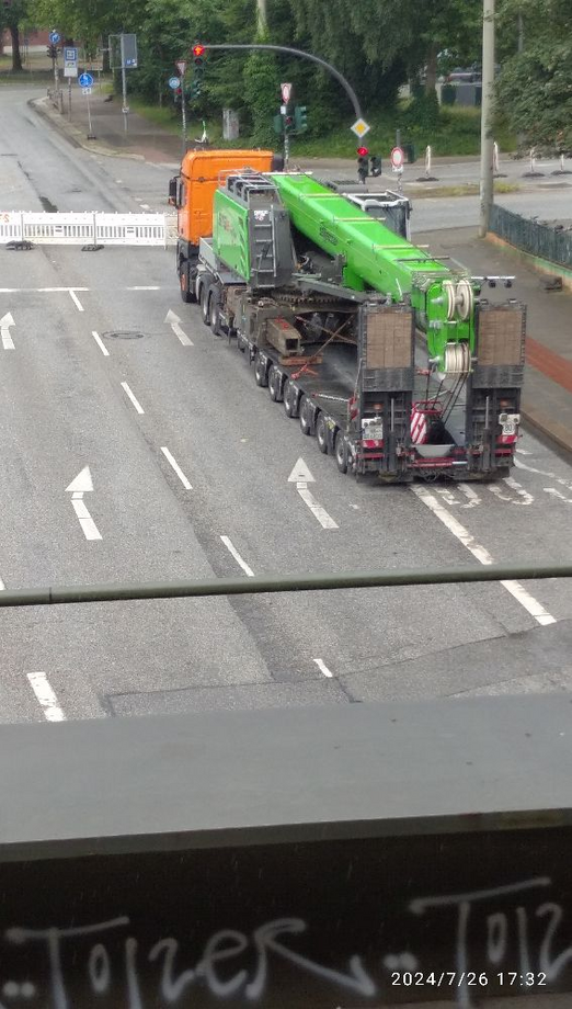 26.07.24 18 Uhr Venloer Br. Kran Abtransport.jpg