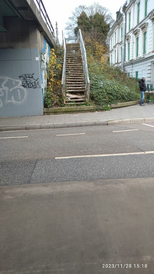 Ottensen Holztreppe alt.jpg