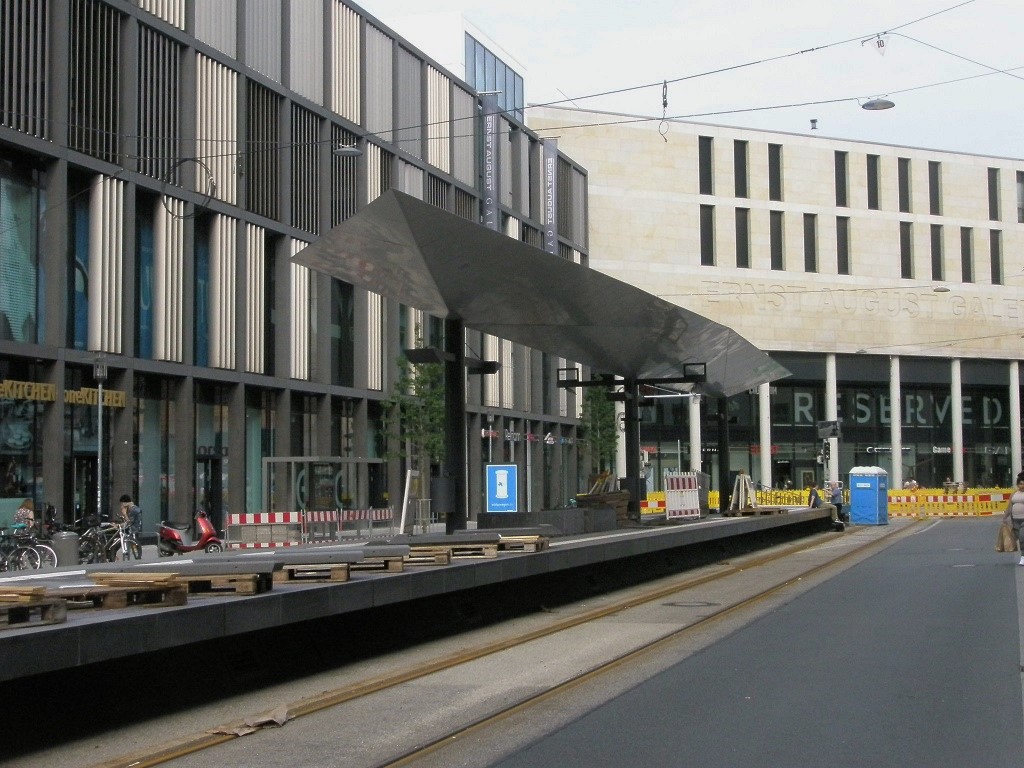 Proj 10 17 Hochbahnsteig Rosenstrae Aug 17 .jpg