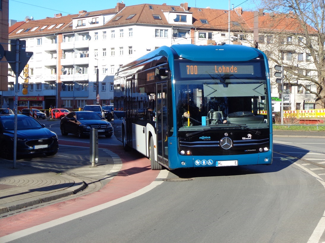 Mercedes E-Bus Solobus 2 Türen Regiobus.jpg