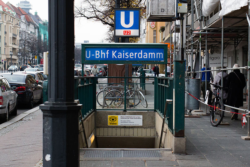 800px-U-Bahnhof_Kaiserdamm_20141110_4.jpg