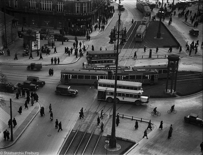 782px-Berlin_Potsdamer_Platz_000149B.jpg