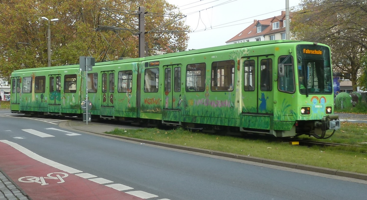 WALDTRUT DIE KINDERWALDBAHN TW 6196 Herbst 2024 Goethekreisel verkleinert.jpg