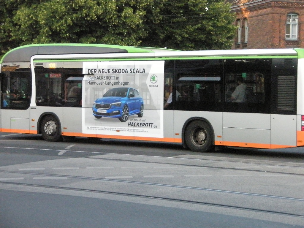 Autowerbung auf Bus Skoda Glocksee Jul19.jpg