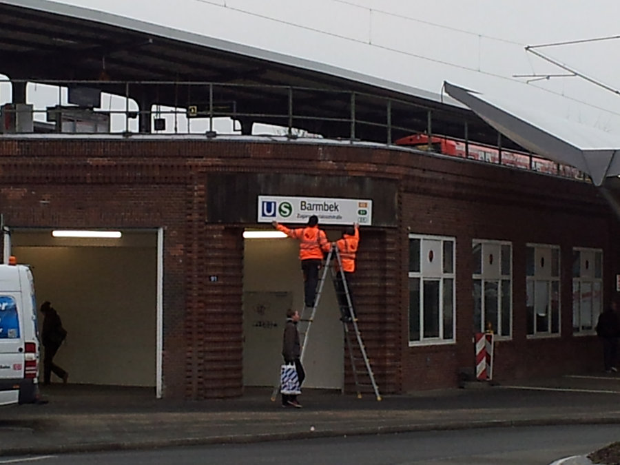 20130409__Bf-Barmbek_griechische_Ecke_mit_Schild.jpg