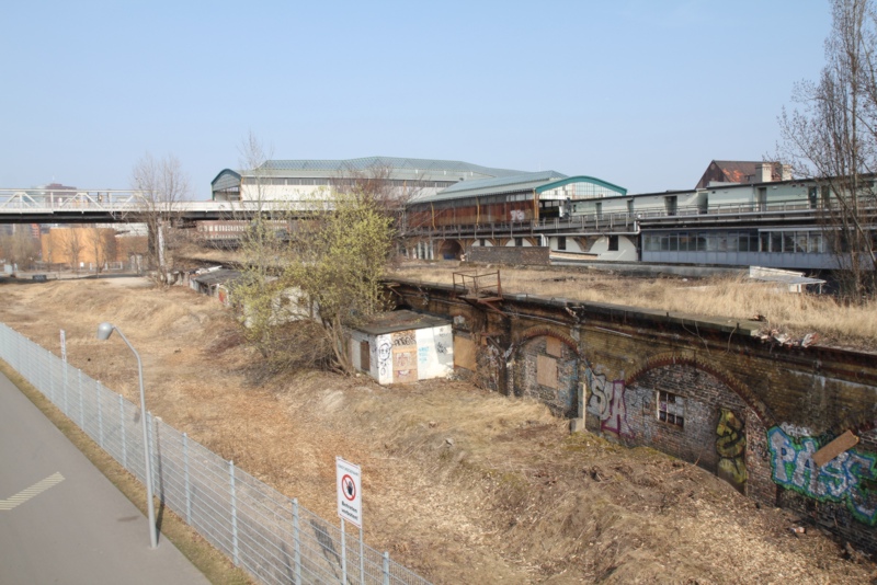 Ringbahnspitzkehre-Seite-vom-Fernbahntunnelmund_LWS0028.jpg