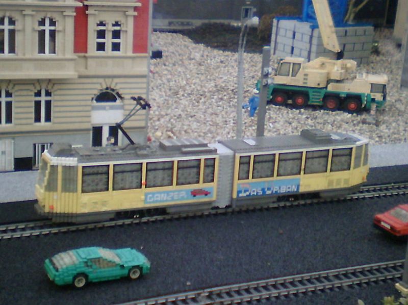 LEGO-Tram.jpg