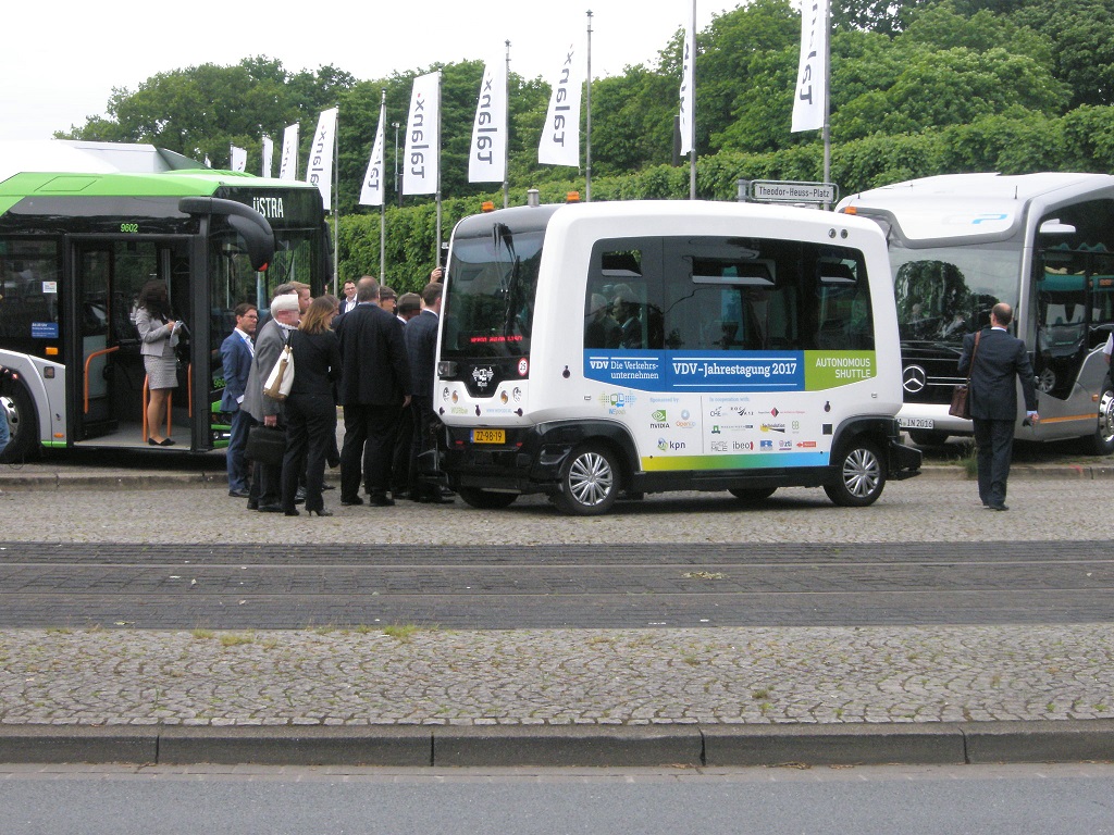 20170608 VDV Jahrestagung in Han Andrang wg Dobrindt.jpg