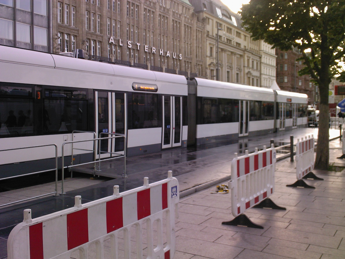 Tram II.jpg