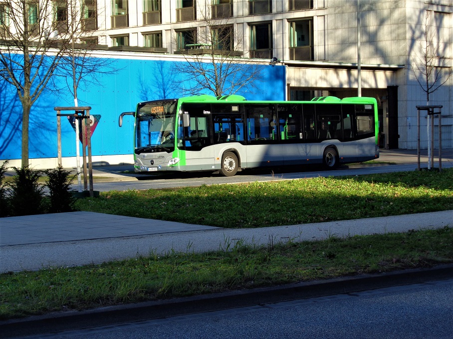 stra Mercedes-Benz Citaro Hybrid Prinzenstrae verkl.jpg