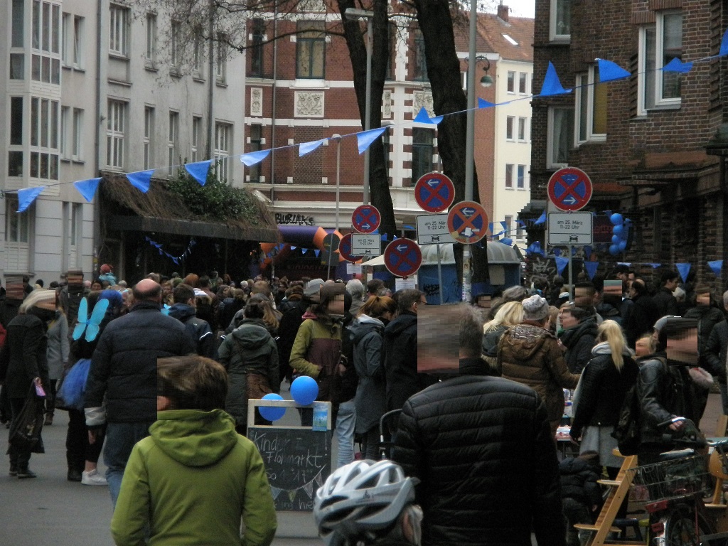 Solaris E-Bus fhrt in Falkenstrae wg Blaues Wunder Fest B.jpg