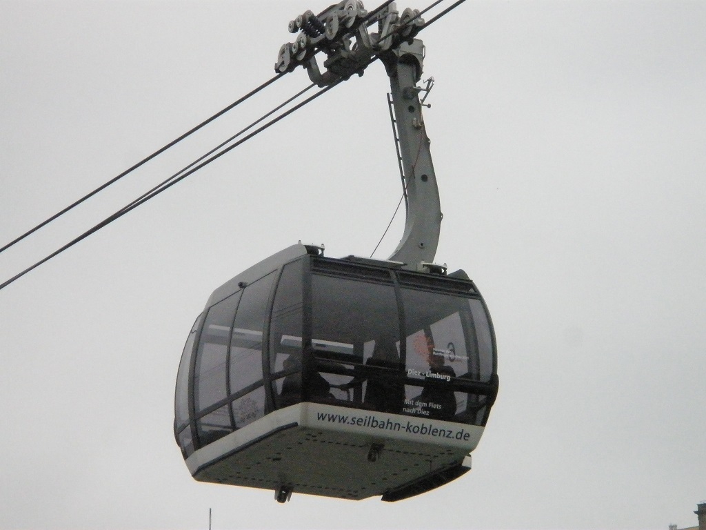 Seilbahn Hannover - Beispiel Koblenz Gondel.jpg