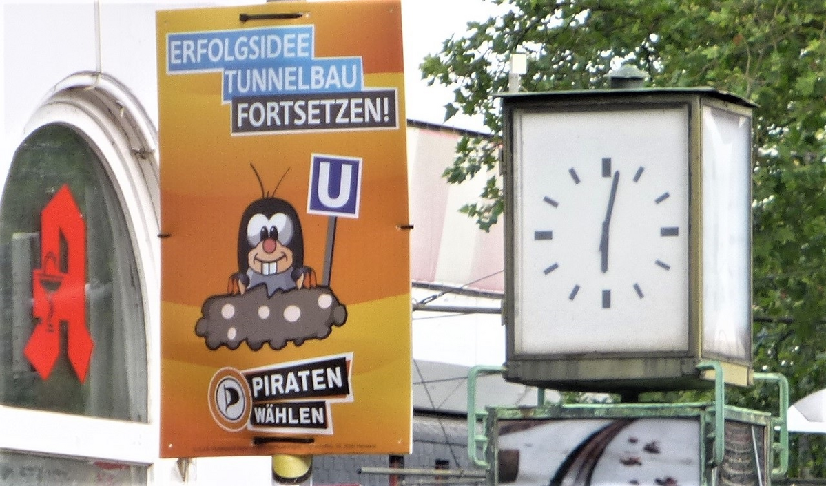 Hannover Wahlen Sep2021 Piraten Fu Rad Auto Maulwurf.jpg