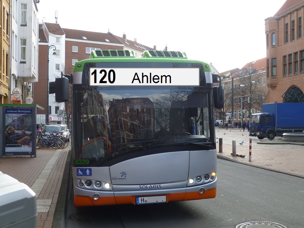 Fahrtzielanzeige Omnibus Solaris Hybrid Gelenkbus schwarz auf wei.jpg